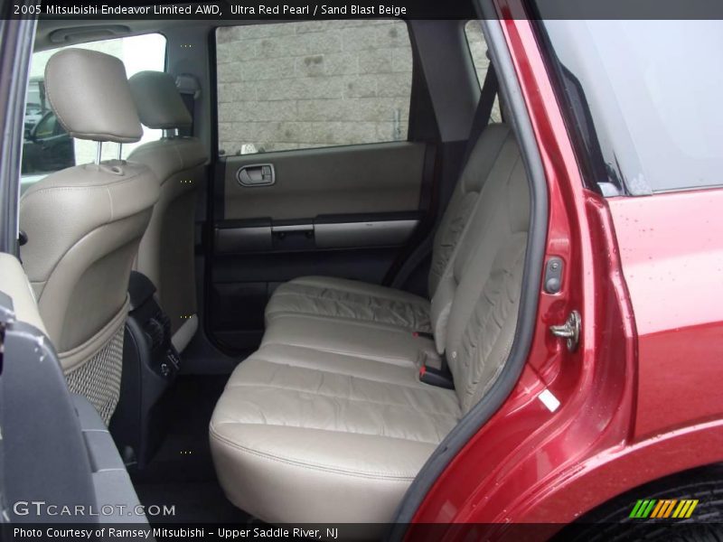Ultra Red Pearl / Sand Blast Beige 2005 Mitsubishi Endeavor Limited AWD
