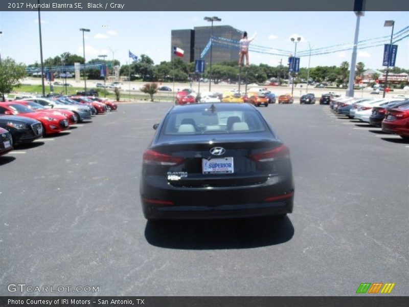 Black / Gray 2017 Hyundai Elantra SE