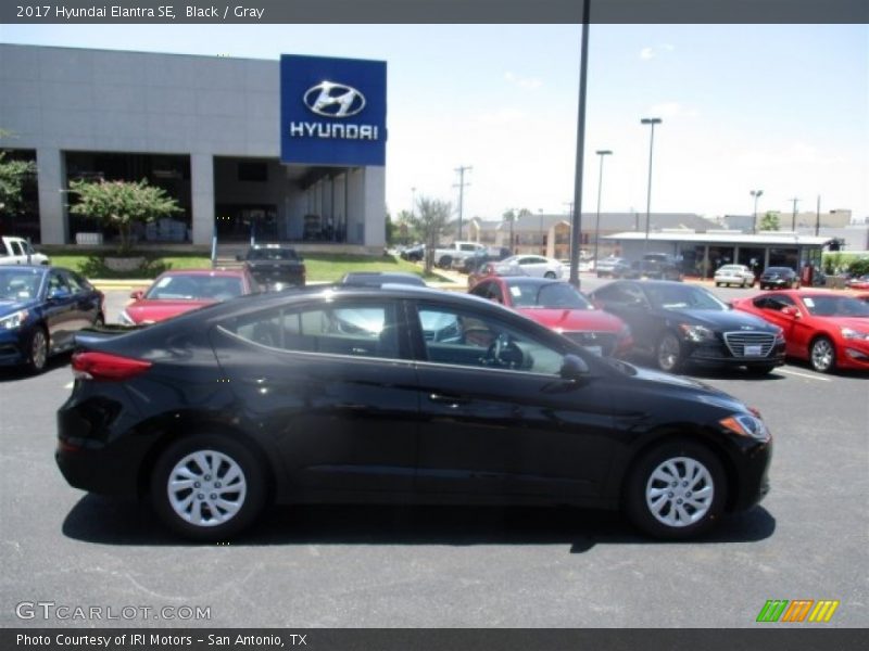 Black / Gray 2017 Hyundai Elantra SE