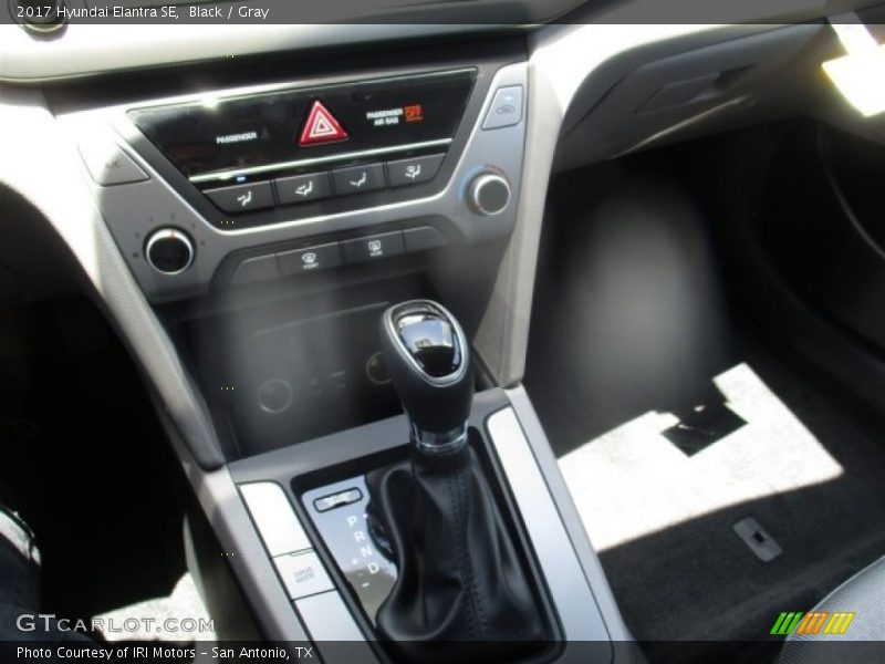 Black / Gray 2017 Hyundai Elantra SE