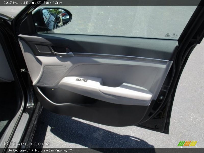 Black / Gray 2017 Hyundai Elantra SE