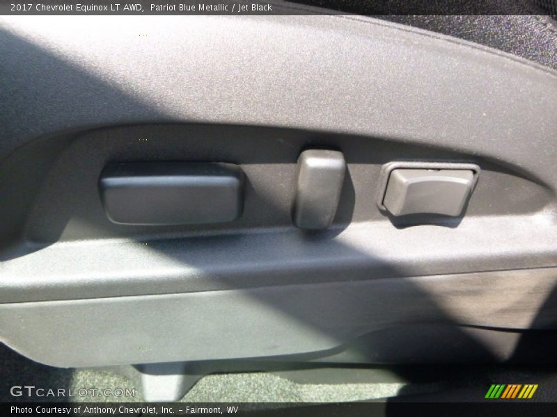 Patriot Blue Metallic / Jet Black 2017 Chevrolet Equinox LT AWD
