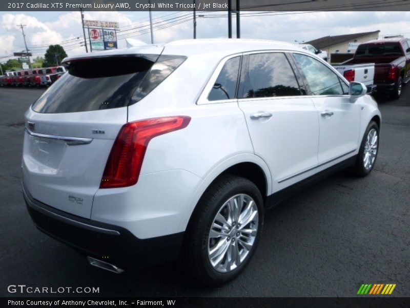 Crystal White Tricoat / Jet Black 2017 Cadillac XT5 Premium Luxury AWD