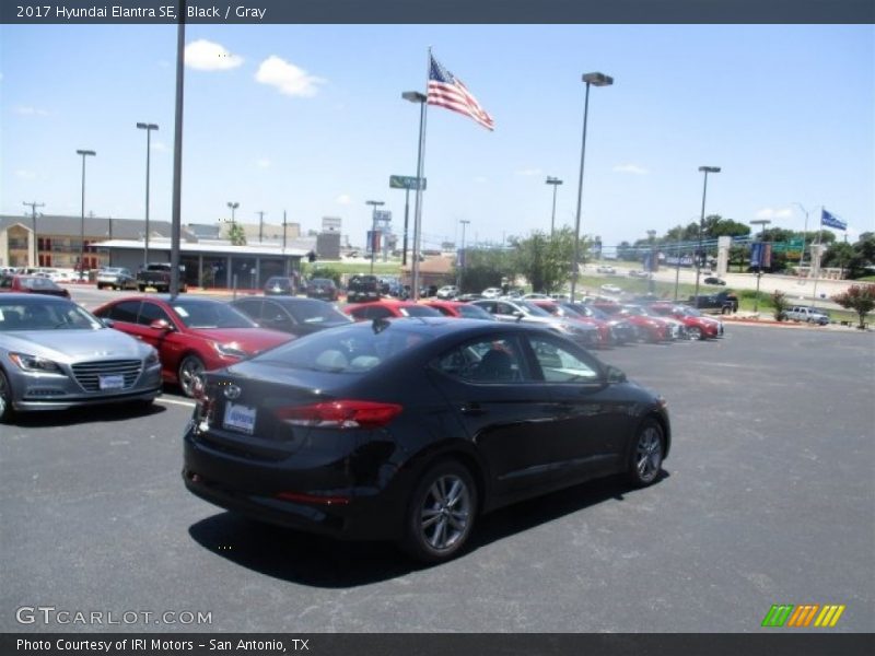 Black / Gray 2017 Hyundai Elantra SE