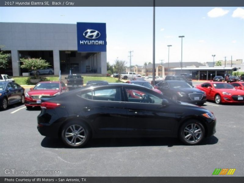 Black / Gray 2017 Hyundai Elantra SE