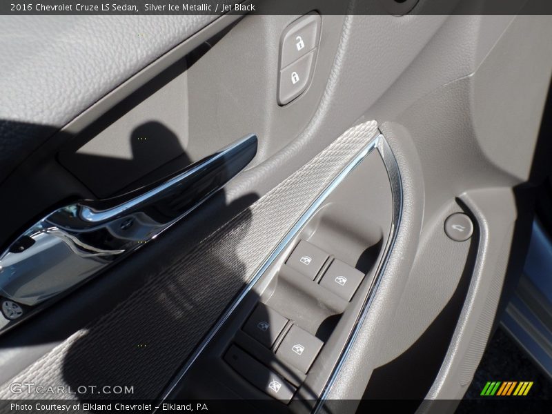 Silver Ice Metallic / Jet Black 2016 Chevrolet Cruze LS Sedan