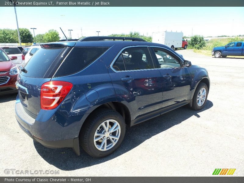 Patriot Blue Metallic / Jet Black 2017 Chevrolet Equinox LT