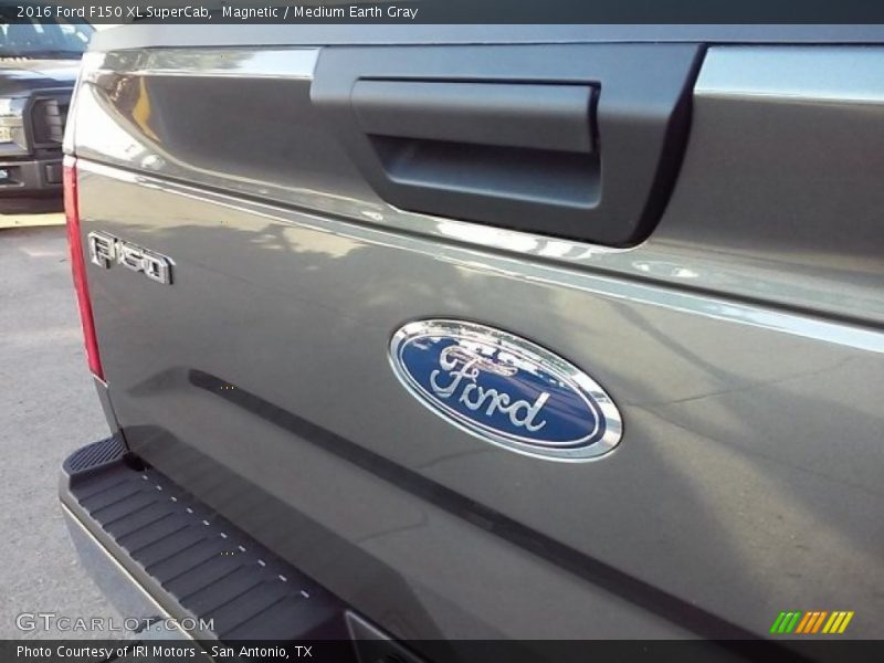 Magnetic / Medium Earth Gray 2016 Ford F150 XL SuperCab