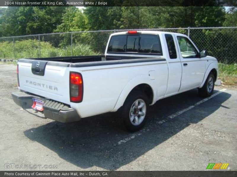 Avalanche White / Beige 2004 Nissan Frontier XE King Cab