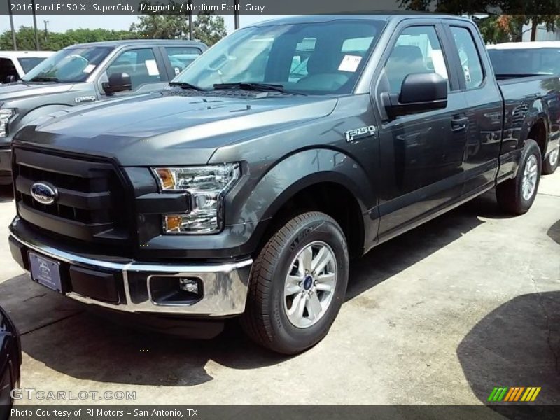 Magnetic / Medium Earth Gray 2016 Ford F150 XL SuperCab