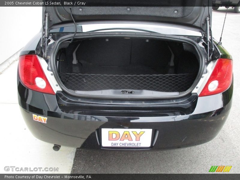 Black / Gray 2005 Chevrolet Cobalt LS Sedan