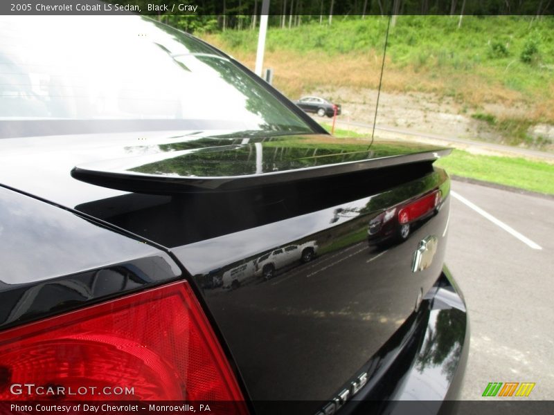 Black / Gray 2005 Chevrolet Cobalt LS Sedan