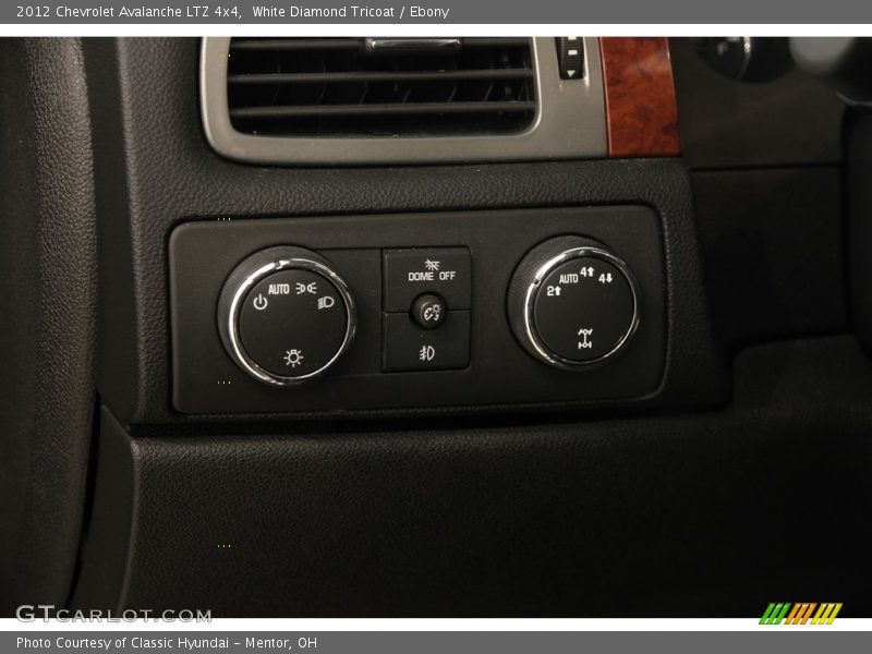 White Diamond Tricoat / Ebony 2012 Chevrolet Avalanche LTZ 4x4