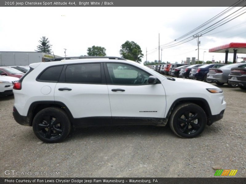 Bright White / Black 2016 Jeep Cherokee Sport Altitude 4x4