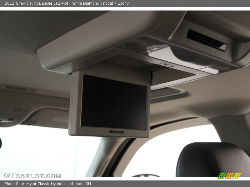 White Diamond Tricoat / Ebony 2012 Chevrolet Avalanche LTZ 4x4