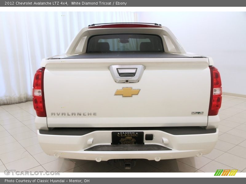 White Diamond Tricoat / Ebony 2012 Chevrolet Avalanche LTZ 4x4