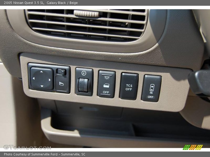Galaxy Black / Beige 2005 Nissan Quest 3.5 SL