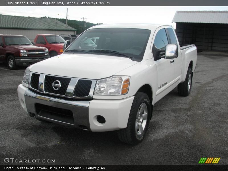 White / Graphite/Titanium 2005 Nissan Titan SE King Cab 4x4