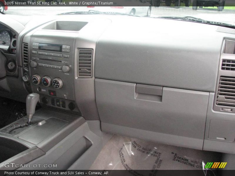 White / Graphite/Titanium 2005 Nissan Titan SE King Cab 4x4