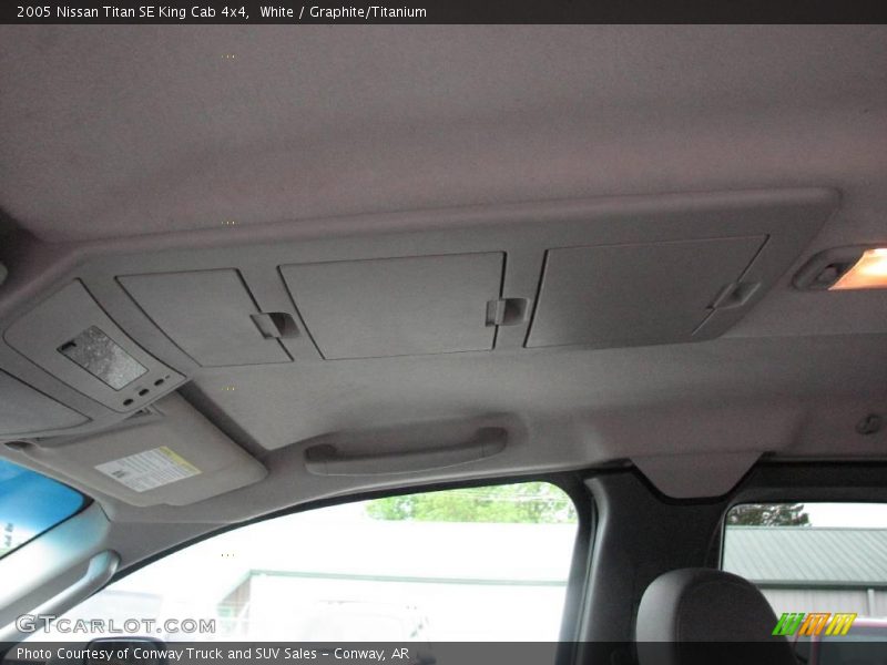 White / Graphite/Titanium 2005 Nissan Titan SE King Cab 4x4