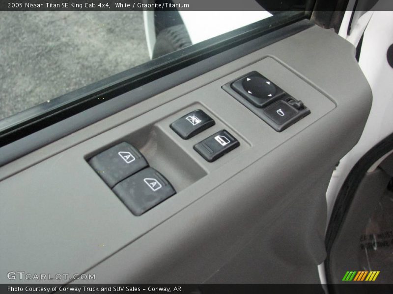 White / Graphite/Titanium 2005 Nissan Titan SE King Cab 4x4