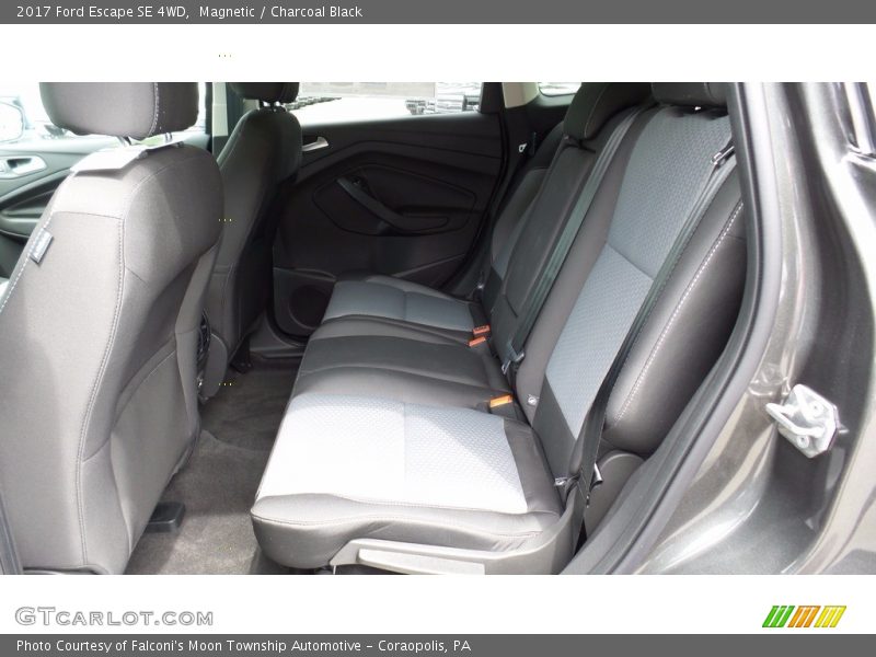 Magnetic / Charcoal Black 2017 Ford Escape SE 4WD