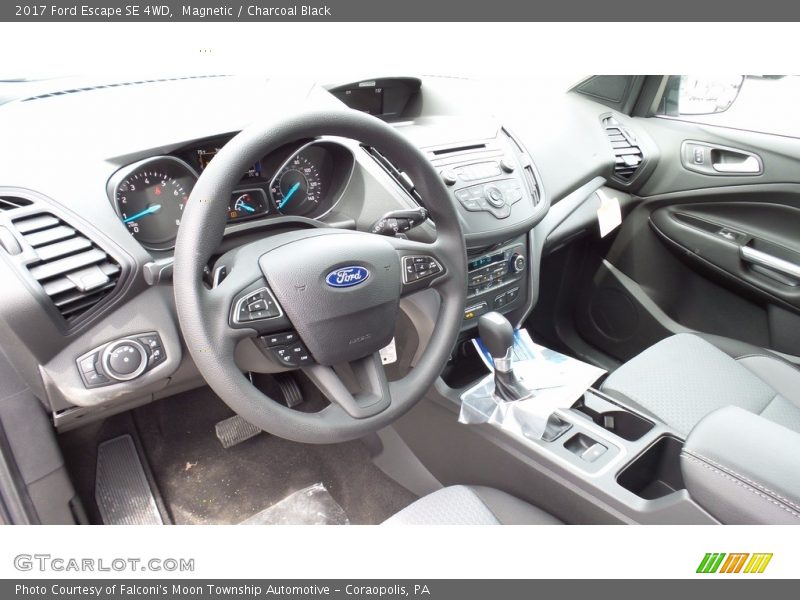 Magnetic / Charcoal Black 2017 Ford Escape SE 4WD