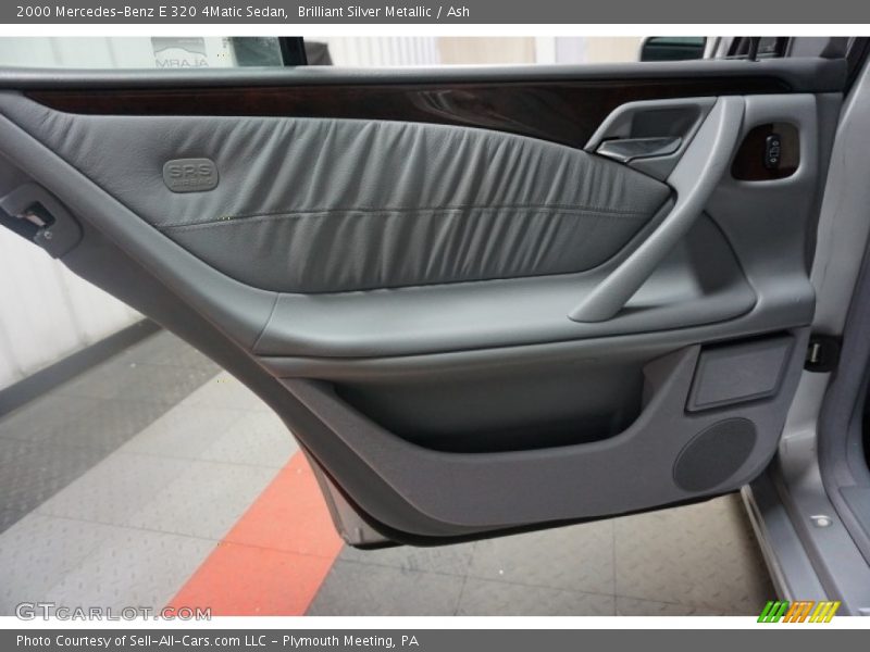 Brilliant Silver Metallic / Ash 2000 Mercedes-Benz E 320 4Matic Sedan