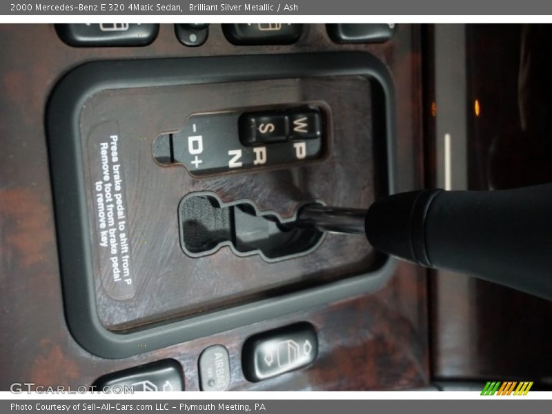 Brilliant Silver Metallic / Ash 2000 Mercedes-Benz E 320 4Matic Sedan