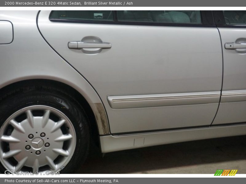 Brilliant Silver Metallic / Ash 2000 Mercedes-Benz E 320 4Matic Sedan