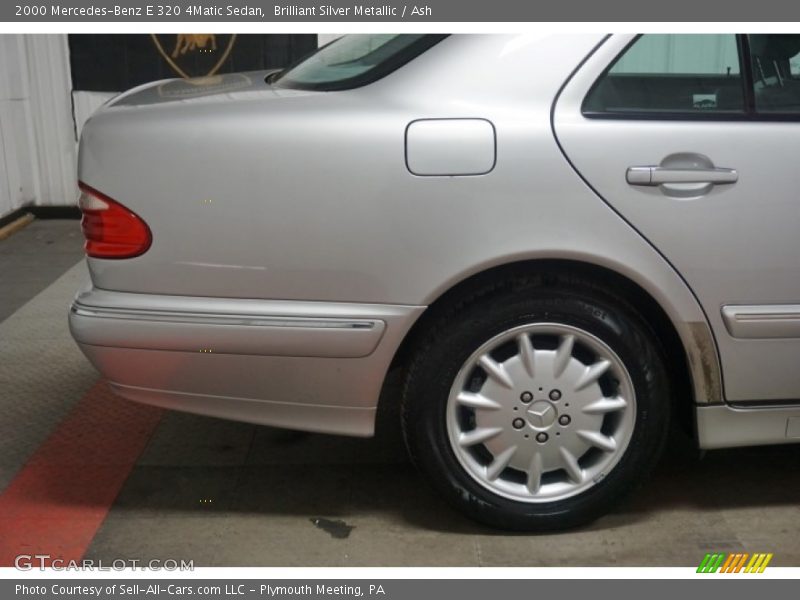 Brilliant Silver Metallic / Ash 2000 Mercedes-Benz E 320 4Matic Sedan