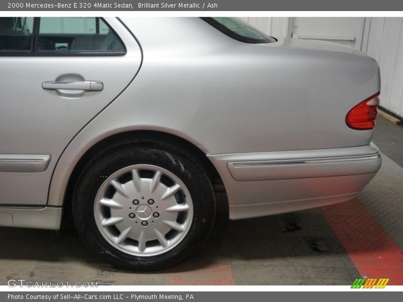 Brilliant Silver Metallic / Ash 2000 Mercedes-Benz E 320 4Matic Sedan