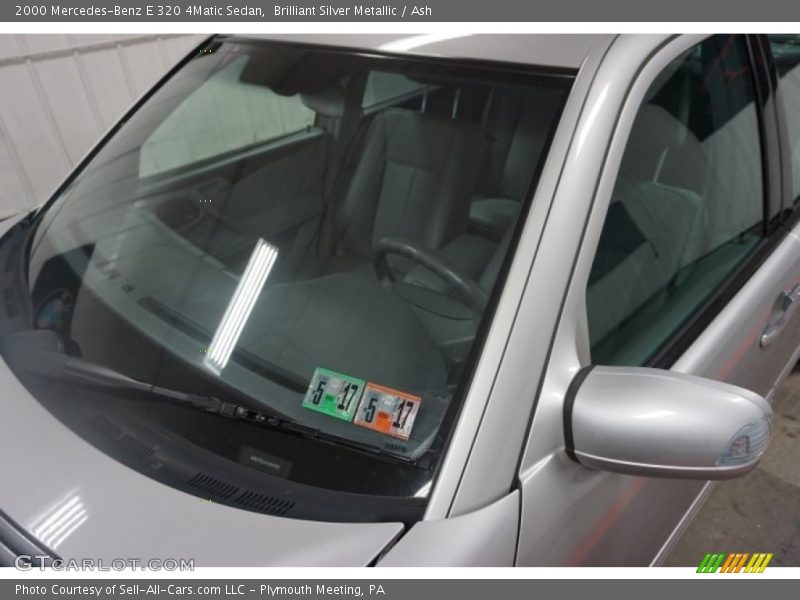 Brilliant Silver Metallic / Ash 2000 Mercedes-Benz E 320 4Matic Sedan