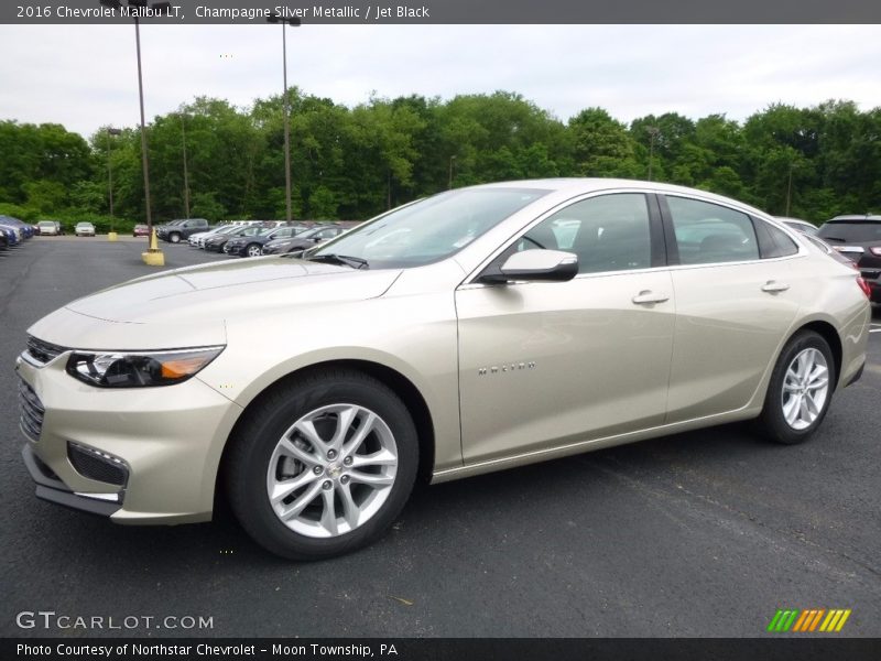 Front 3/4 View of 2016 Malibu LT