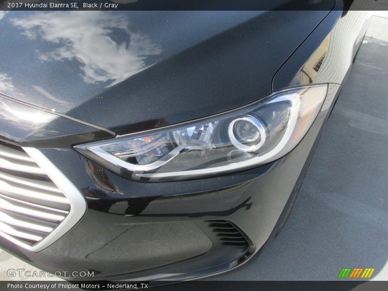 Black / Gray 2017 Hyundai Elantra SE