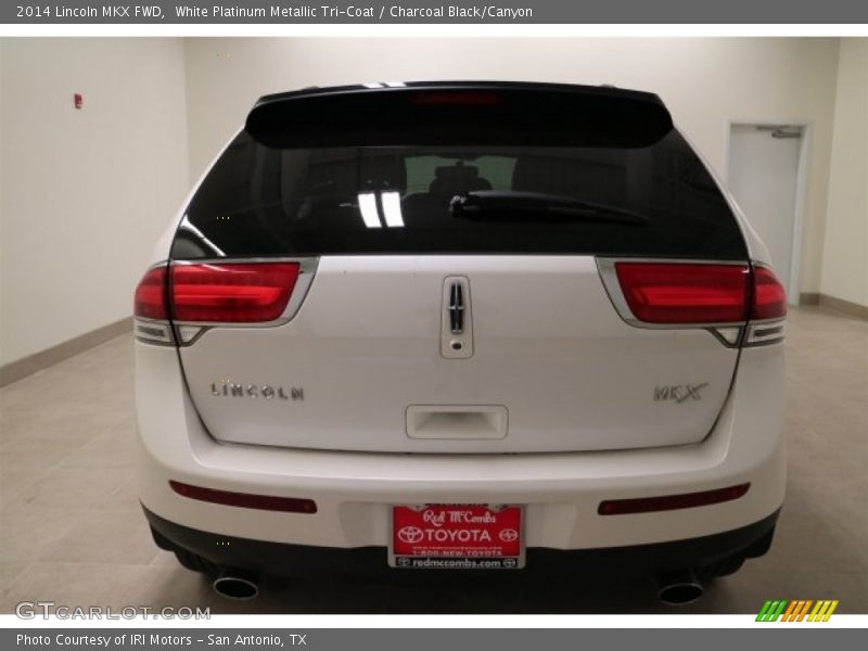 White Platinum Metallic Tri-Coat / Charcoal Black/Canyon 2014 Lincoln MKX FWD