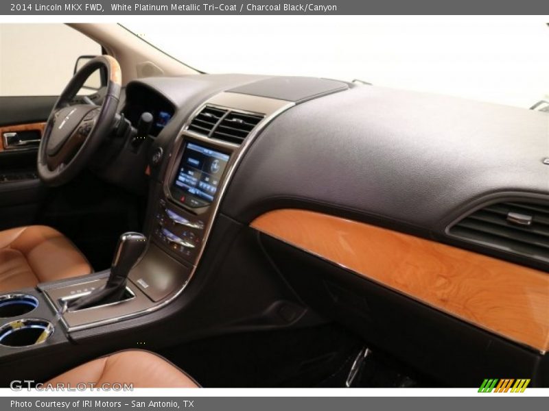 White Platinum Metallic Tri-Coat / Charcoal Black/Canyon 2014 Lincoln MKX FWD