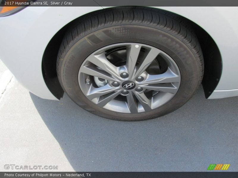 Silver / Gray 2017 Hyundai Elantra SE