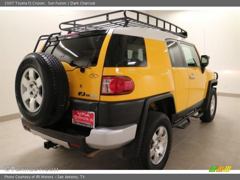 Sun Fusion / Dark Charcoal 2007 Toyota FJ Cruiser