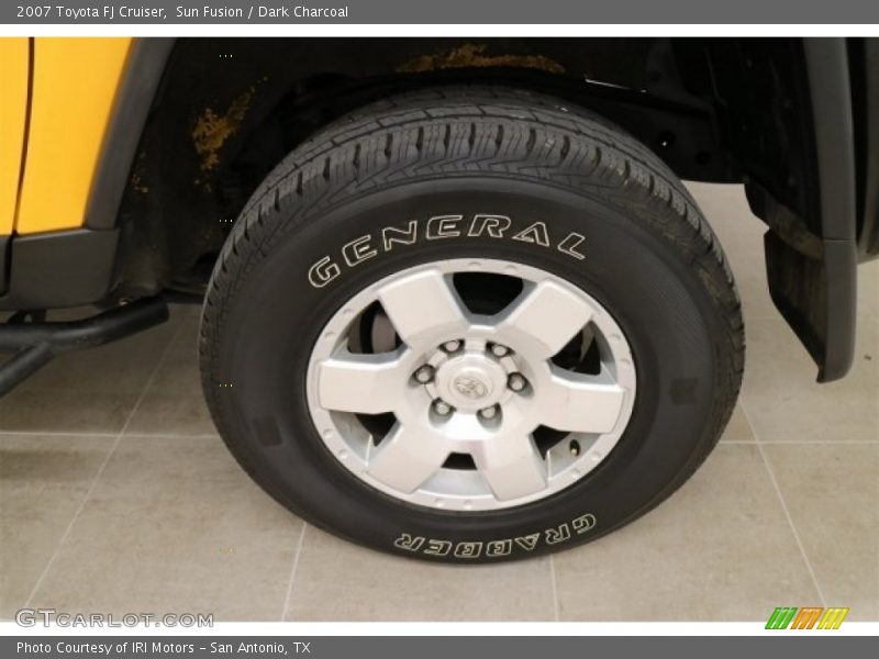 Sun Fusion / Dark Charcoal 2007 Toyota FJ Cruiser