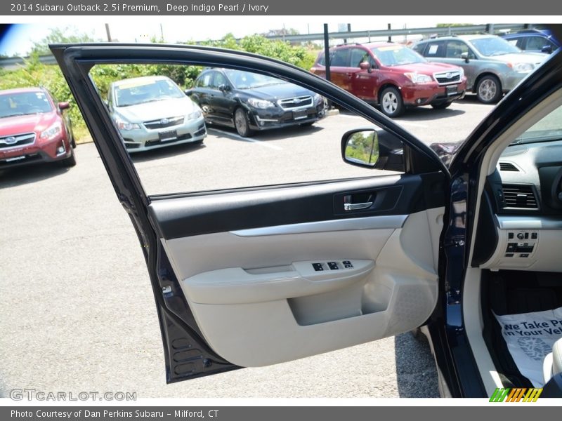 Deep Indigo Pearl / Ivory 2014 Subaru Outback 2.5i Premium
