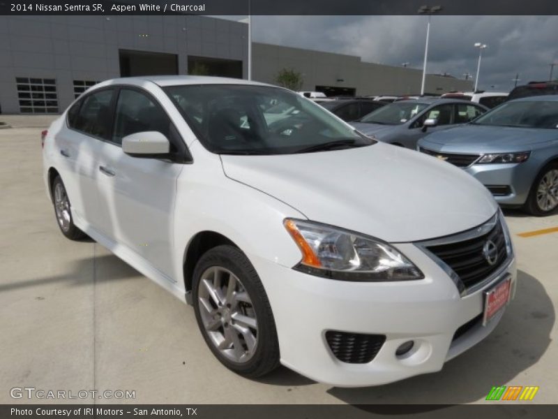 Aspen White / Charcoal 2014 Nissan Sentra SR