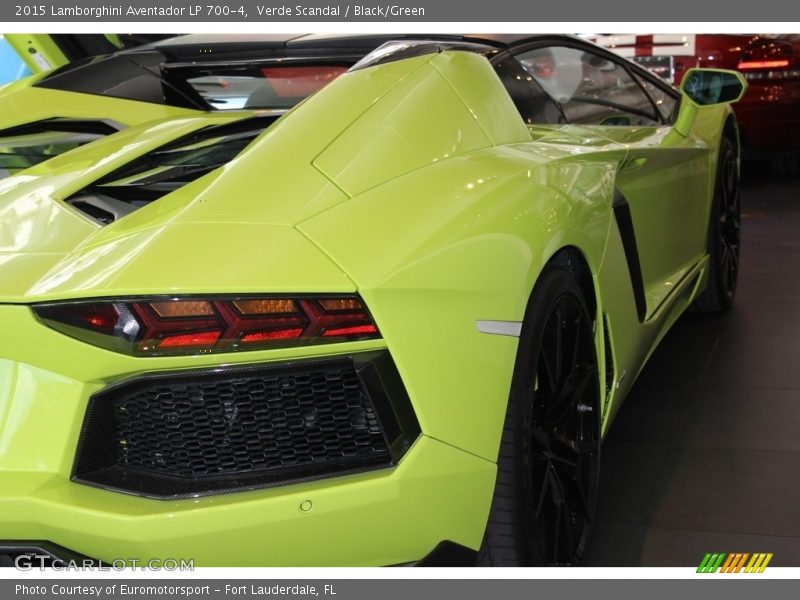 Verde Scandal / Black/Green 2015 Lamborghini Aventador LP 700-4