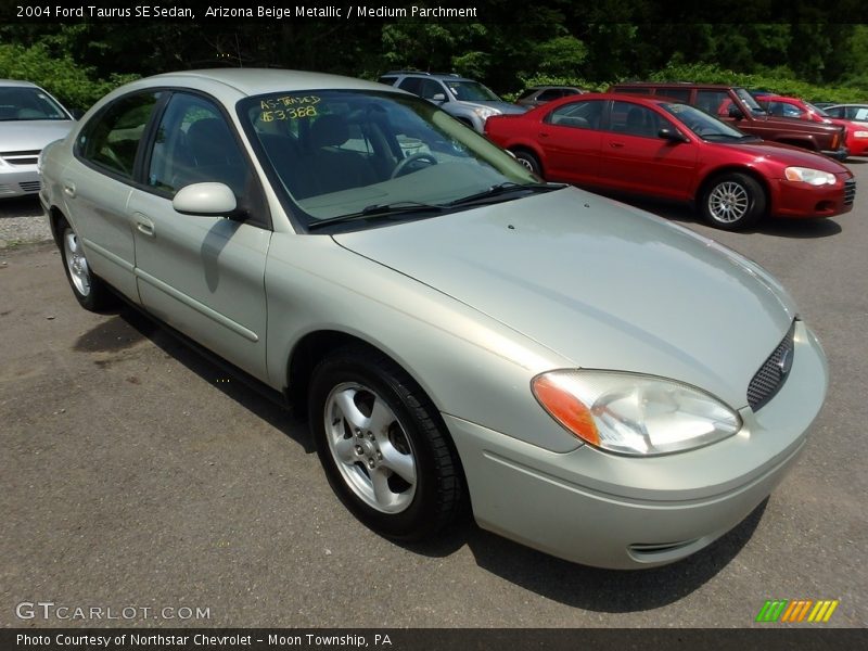 Arizona Beige Metallic / Medium Parchment 2004 Ford Taurus SE Sedan