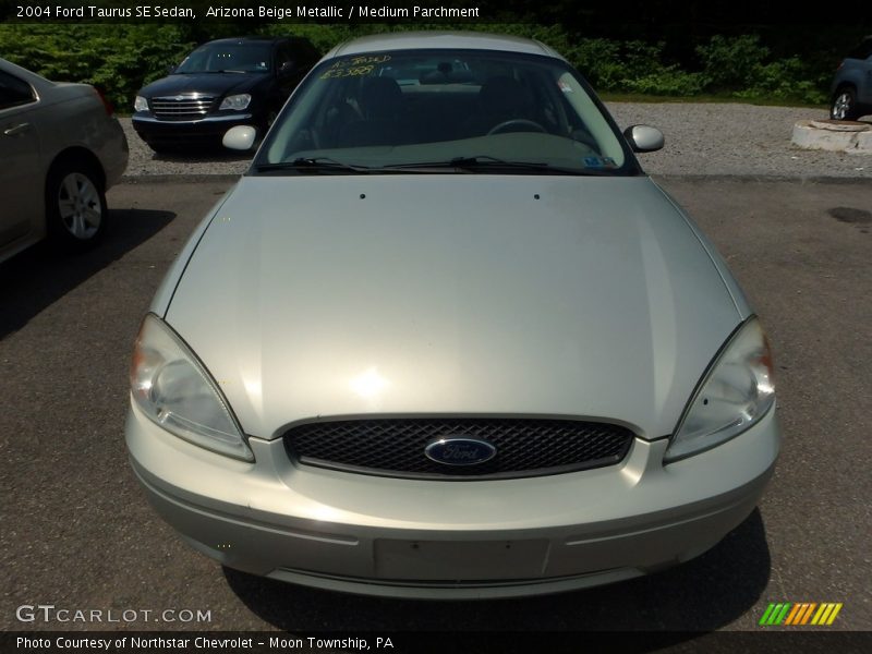 Arizona Beige Metallic / Medium Parchment 2004 Ford Taurus SE Sedan