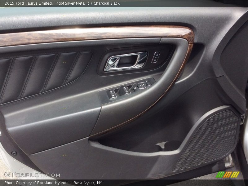 Ingot Silver Metallic / Charcoal Black 2015 Ford Taurus Limited