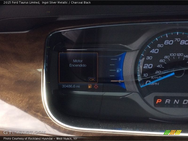 Ingot Silver Metallic / Charcoal Black 2015 Ford Taurus Limited