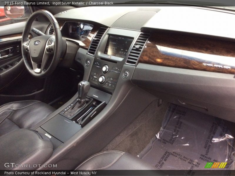Ingot Silver Metallic / Charcoal Black 2015 Ford Taurus Limited