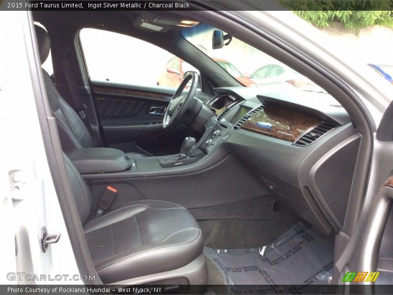 Ingot Silver Metallic / Charcoal Black 2015 Ford Taurus Limited