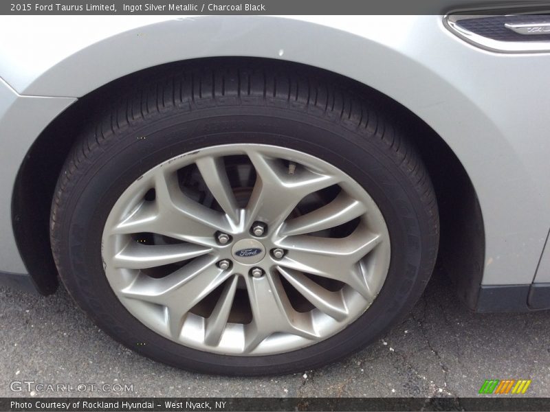 Ingot Silver Metallic / Charcoal Black 2015 Ford Taurus Limited